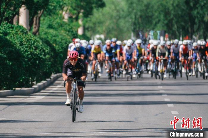 2025年全国公路自行车锦标赛在鄂尔多斯伊金霍洛