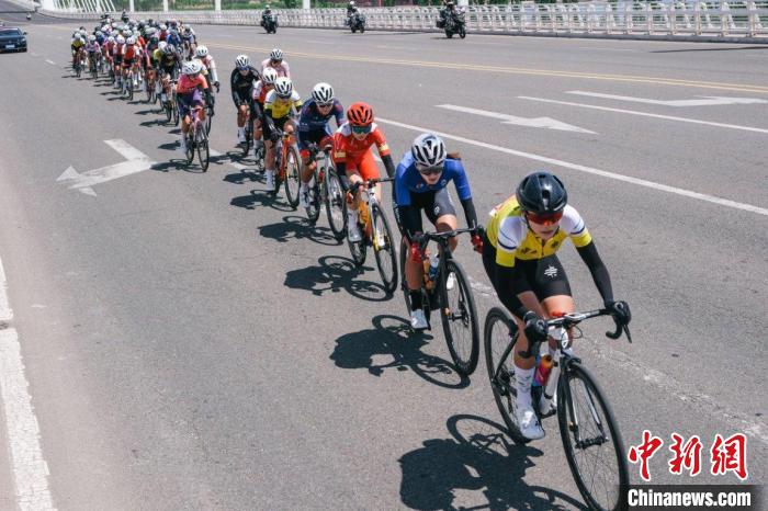 2025年全国公路自行车锦标赛在鄂尔多斯伊金霍洛