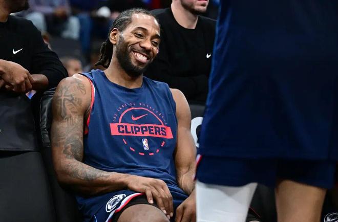 伦纳德45分创历史纪录 快船大胜森林狼