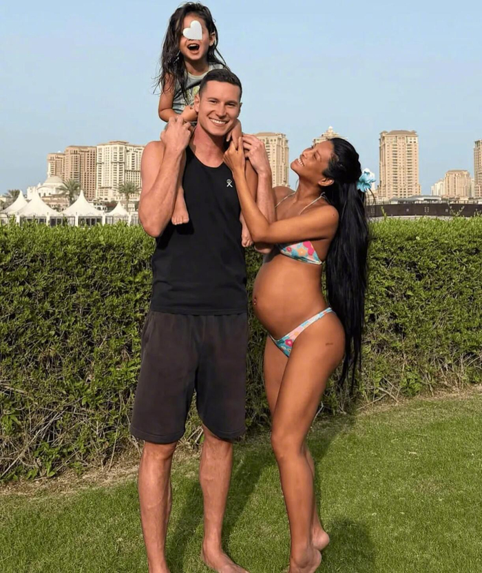 巴黎圣日耳曼球员德拉克斯勒迎来新生儿 与妻子