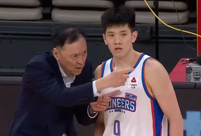 深圳男篮114-86大胜天津男篮 对攻大战中展现统治