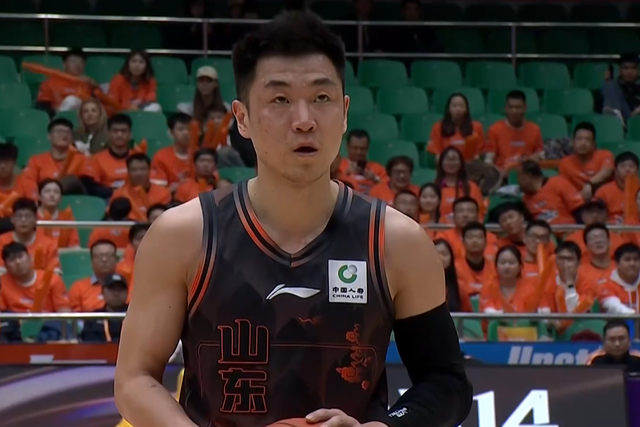 山东男篮逆转取胜 球员表现两极分化引热议