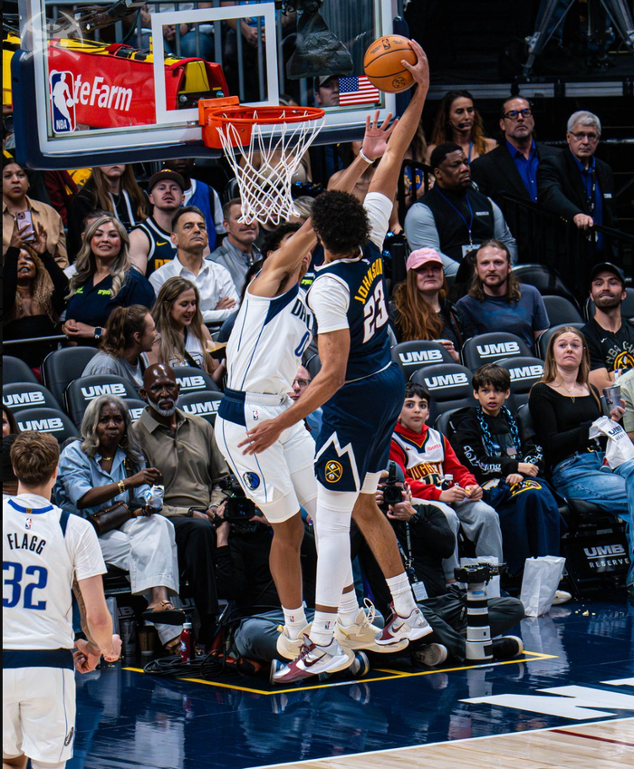 约基奇6000助攻里程碑掘金大胜独行侠