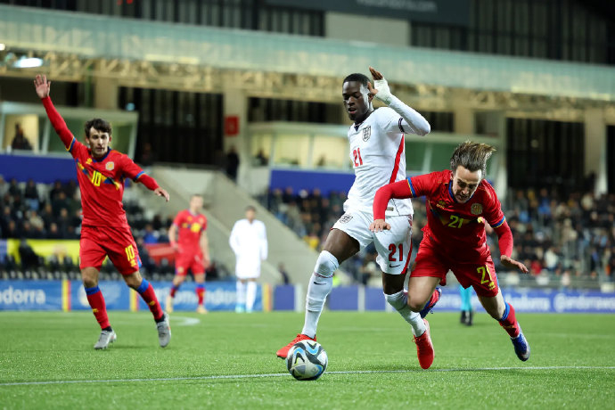 英格兰1-1乌拉圭沃顿替补登场亨德森缺席多场赛