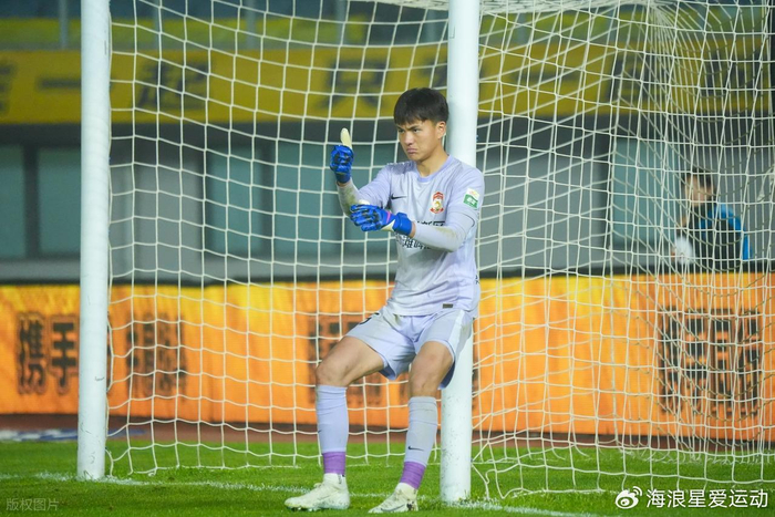 梅西全资收购西班牙低级别球队科内利亚